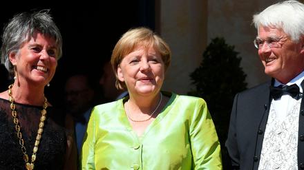 Bestens gelaunt. Angela Merkel mit der Bayreuther Bürgermeisterin Brigitte Merk-Erbe und ihrem Mann Thomas Erbe.