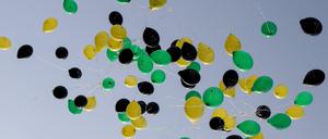Luftnummer. Ballons in den Farben der gescheiterten Jamaika-Sondierer.