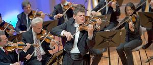 Guy Braunstein, ehemaliger Erster Konzertmeister, kehrte für das Konzert zum Internationalen Tag des Gedenkens an die Opfer des Holocaust als Solist zurück zu den Philharmonikern. 