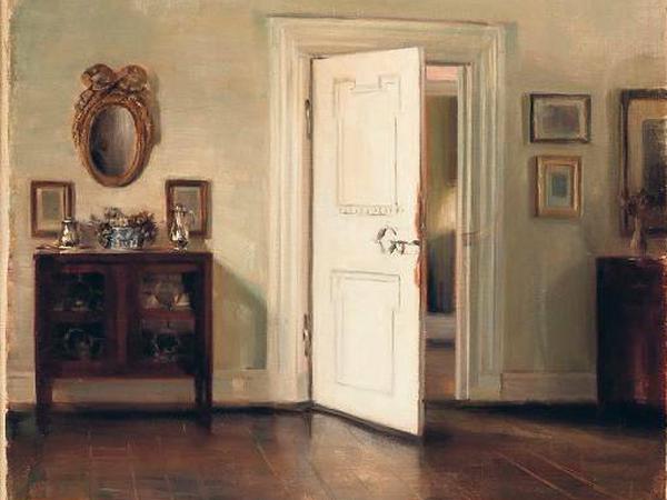 Carl Vilhelm Holsoe (1863-1935): "Interieur mit offener Tür". Einer der seltenen Innenräume der Sammlung Christoph Müller ist von den Niederländern des 17. Jahrhunderts inspiriert.