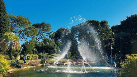 Die Themengärten zählen zu Frankreichs wichtigsten Gartenanlagen und den schönsten an der Côte d’Azur. Alle Hobbys und Vorlieben der Besitzerin sind hier repräsentiert. Alle 20 Minuten beginnen neue Wasserspiele zu Musik - und das seit über 100 Jahren.