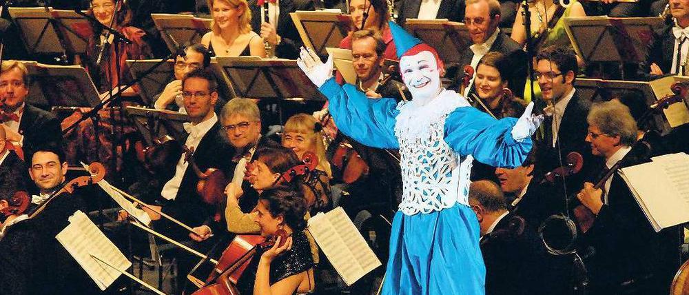 Stars in der Manege. Clown und Musiker beim Silvesterkonzert von DSO und Zirkus Roncalli im Tempodrom. 