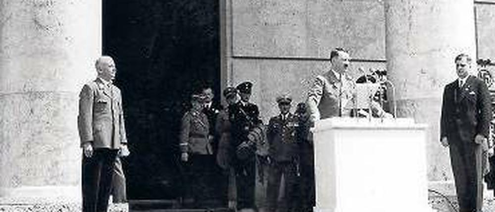 Juli 1937. Adolf Hitler bei der Eröffnung des „Hauses der Deutschen Kunst“ in München.