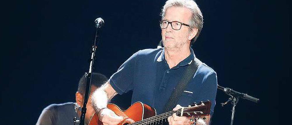 Legende zu Lebzeiten. Eric Clapton in der O2-World – im Hintergrund Drummer Steve Jordan. 