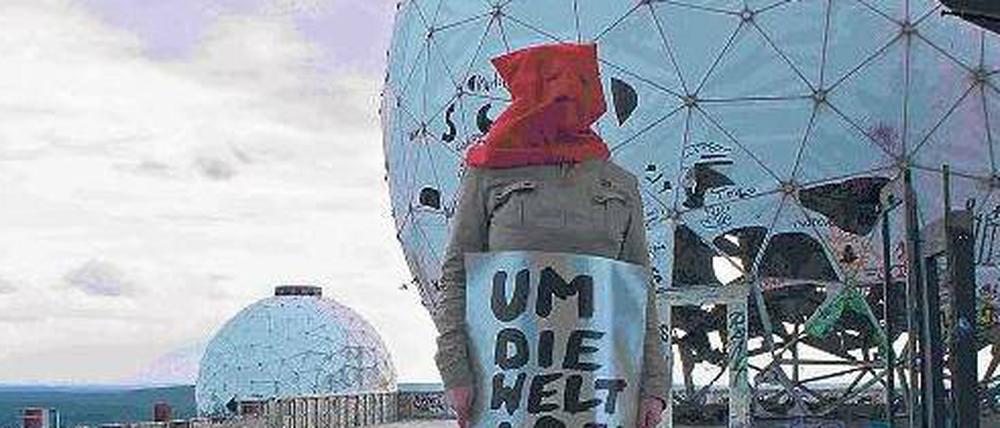 Wozu Poesie? Sabine Scho hat auf dem Berliner Teufelsberg ihre Antwort gefunden. 