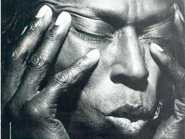 Miles Davis ließ sich für sein Album „Tutu“ 1986 von Irving Penn fotografieren.