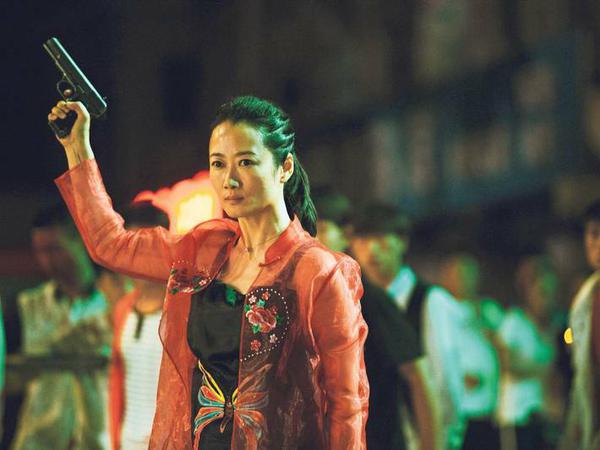 Der chinesische Regisseur Jia Zhang-ke geht mit seinem melodramatischen Gangsterepos "Ash is the Purest White" leider leer aus.