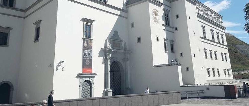 Als wär’s nie weg gewesen. Eingangsseite des rekonstruierten Großherzoglichen Palasts in Vilnius mit Renaissanceportal.