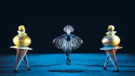 Oskar Schlemmers „Triadische Ballett“ wird am 22. Januar von der Junior Company des Bayerischen Staatsballetts in Berlin aufgeführt. 