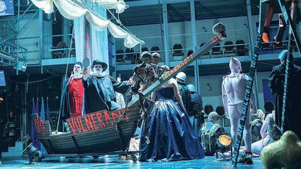Auf zu neuen Ufern! Szene aus Meyerbeers „L’Africaine“ mit Robert Sellier, Daniel Blumenschein und dem Chor der Oper Halle.