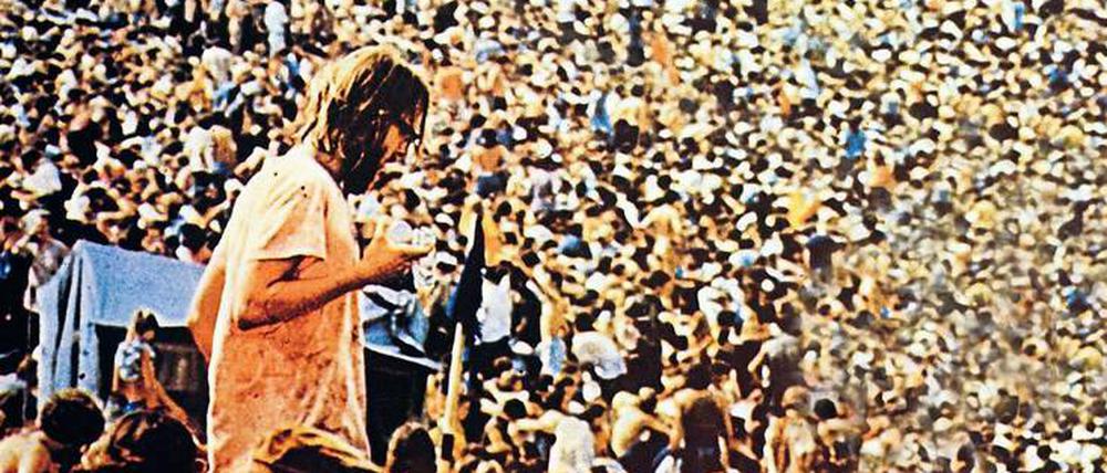 Massen im Matsch. Aber sie waren glücklich damals, eine halbe Million auf dem Gelände Woodstocks. Das Konzert wurde zum Mythos.
