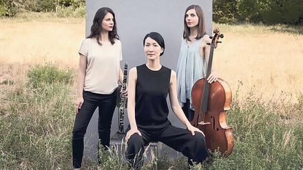 Wild und frei. Das Trio Catch wurde vor neun Jahren in Hamburg gegründet. Boglárka Pecze spielt Klarinette, Eva Boesch Cello und Sun-Young Nam Klavier.