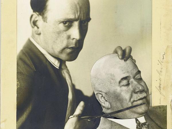 Das Motiv „Benütze Foto als Waffe!“ (Selbstporträt mit Polizeipräsident Zörgiebel)" stammt von 1929.