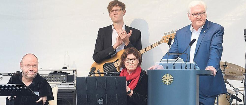 Bandstand. Thomas Quasthoff und Uschi Brüning singen bei Frank-Walter Steinmeier.
