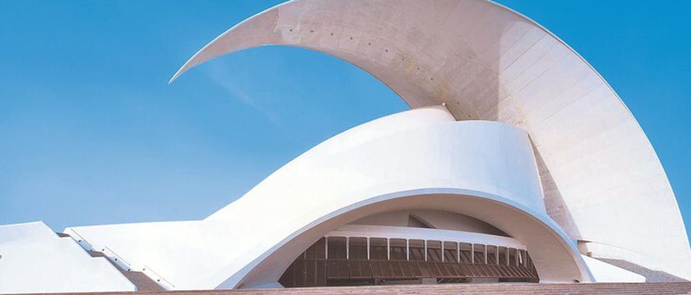 Urbanes Wahrzeichen. Das Auditorio de Tenerife, entworfen vom spanischen Architektenstar Santiago Calatrava.