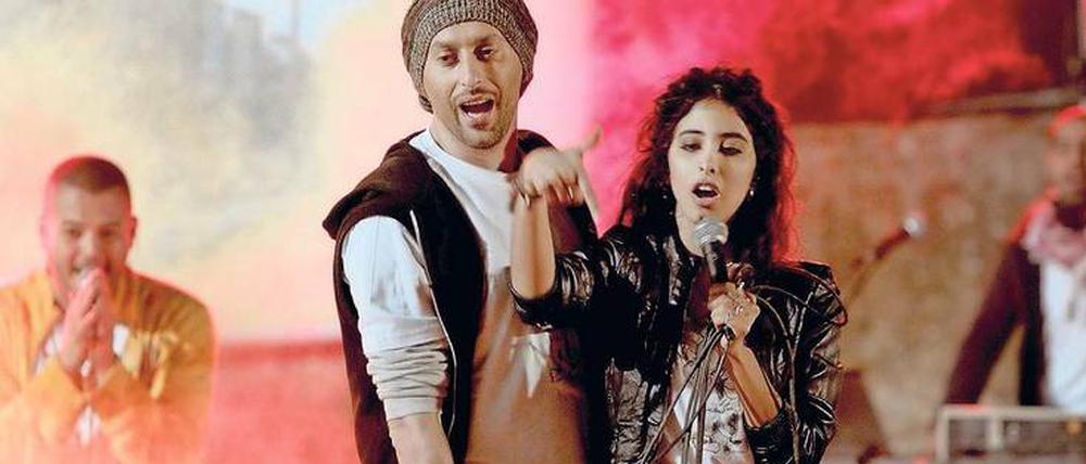 Kareem (der Hip-Hop-Star Tamer Nafar) und seine Freundin (Samar Qupty)