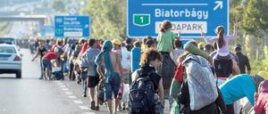 Menschen auf der Flucht über die Balkanroute: Ein Ereignis, das sich auch in der Lyrik niederschlägt.