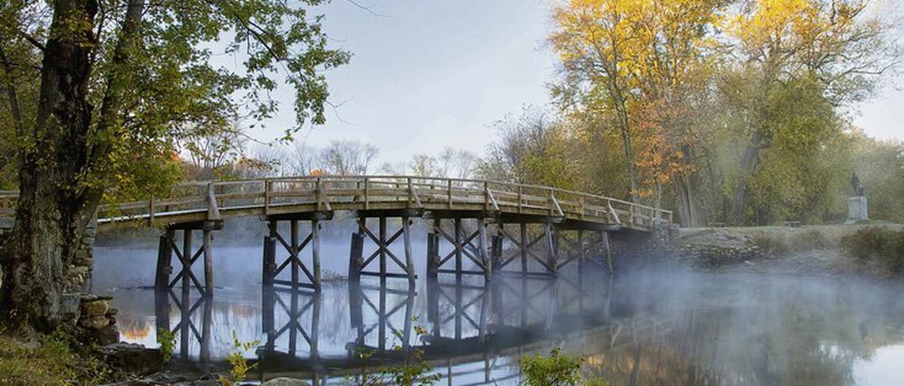 Wo sich Emerson einst erging. Die Old North Bridge über den Concord River in Concord, Massachusetts.