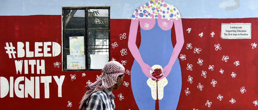 Am 28.Mai ist "Menstrual Hygiene Day" - diese Schule in Indien erinnert daran, dass nicht alle Frauen Zugang zu Hygieneprodukten haben.