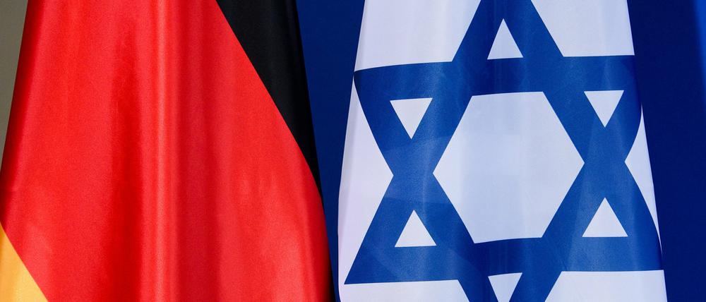 Die Flaggen der Bundesrepublik Deutschland und Israel.
