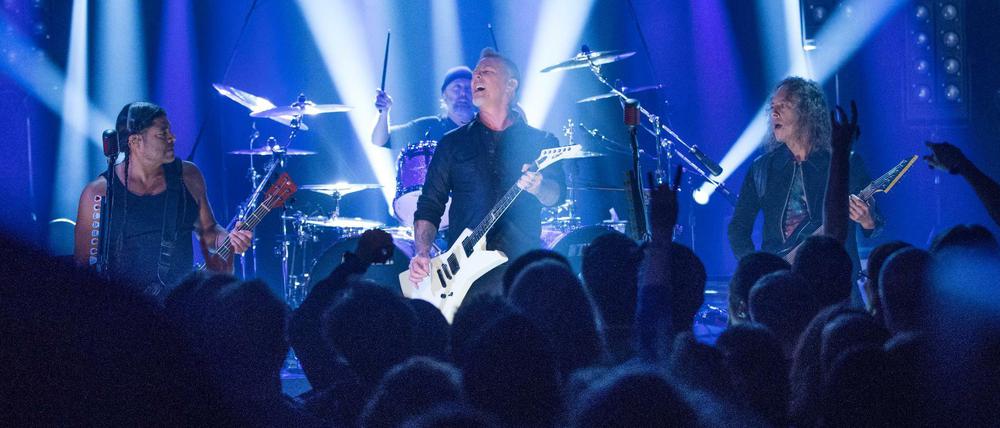 Metallica, hier bei ihrem letzten Berlin-Auftritt in "Circus Halligalli" im November 2016, verleugnen ihre Herkunft nicht.