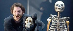 Erfolgreiches BE: Christopher Nell in Leander Haußmanns Hamlet, eine der jüngsten Premieren.