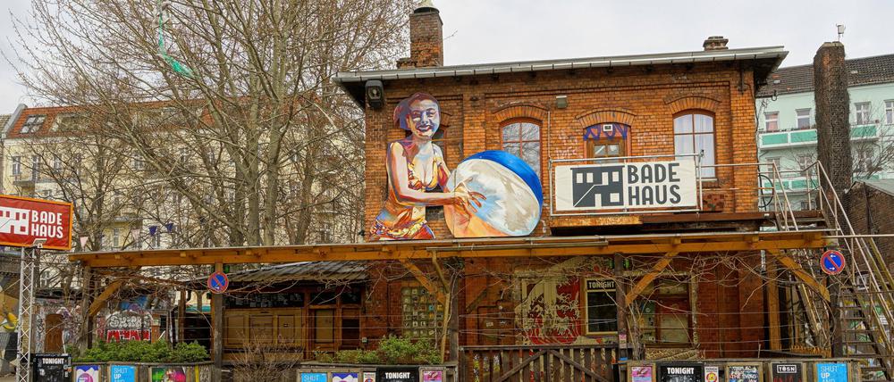 Die Berliner Clubs können auf Finanzhilfe hoffen: das „Badehaus“ an der Revaler Strasse.