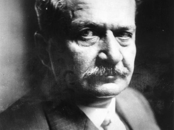 Der Reichstagsabgeordnete Otto Wels, um 1930, stimmte gegen das Ermächtigungsgesetz.