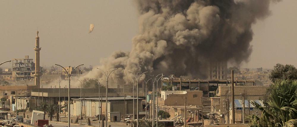 Kämpfe zwischen den Syrian democratic Forces un dem IS um Rakka am 15. Auguts 2017. 