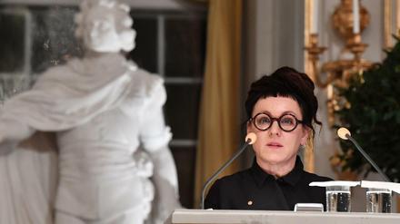 Die polnische Schriftstellerin Olga Tokarczuk beim Halten ihrer Nobel-Lecture am Samstag in der Schwedischen Akademie 