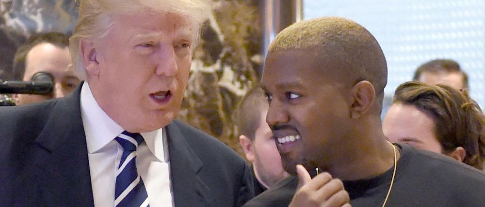 Donald Trump bei einem Treffen mit dem Rapper Kanye West.