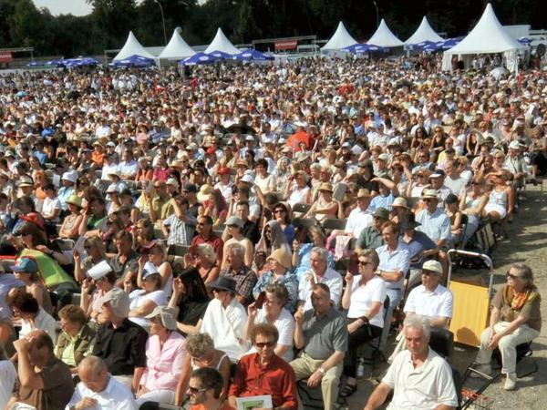 Das erst Publice Viewing der Richard-Wagner-Festspiele auf dem Volksfestplatz in Bayreuth - das war 2008. Heute in Zeiten der Coronakrise unvorstellbar.