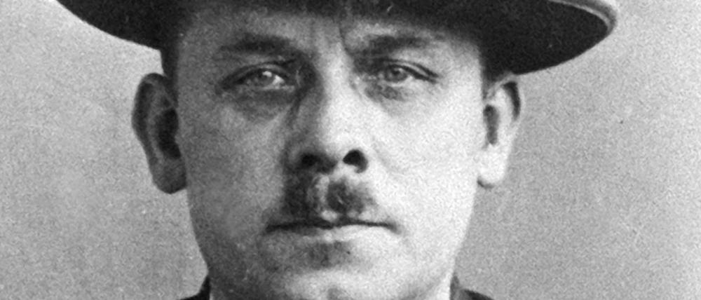 Der Serienmörder Fritz Haarmann. Er hat in den 20er Jahren in Hannover mindestens 24 Menschen getötet (undatiertes Archivfoto). 