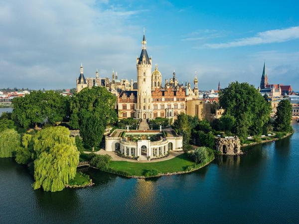 Das Schweriner Schloss ist nach dem Vorbild des französischen Loire-Schlosses Chambord gestaltet.