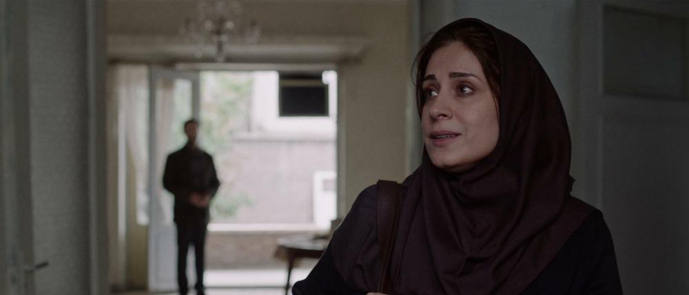 Mina (Maryam Moghadam) fordert Gerechtigkeit für ihren unschuldig hingerichteten Mann.
