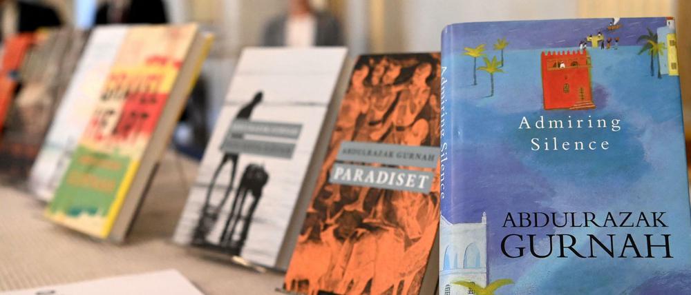 Bücher des diesjährigen Literatur-Nobelpreisträgers, Abdulrazak Gurnah.