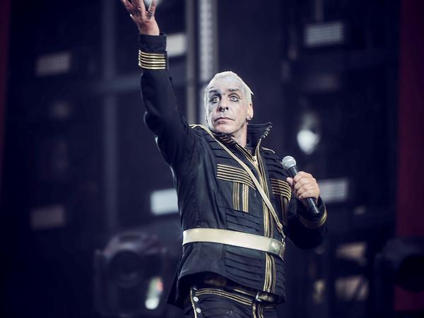 Till Lindemann beim Rammstein-Konzert am 4. Juni im Berliner Olympiastadion.