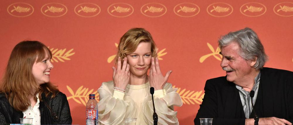 Maren Ade, Sandra Hüller une Peter Simonischek bei der Pressekonferenz in Cannes.