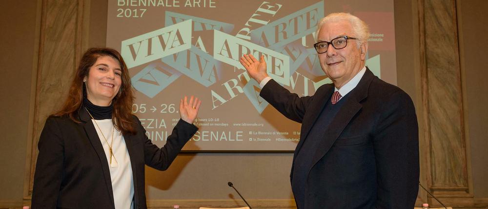 Viva Arte Viva! Chef-Kuratorin Christine Macel (links) und Biennale-Präsident Paolo Baratta (rechts) präsentieren ihr Programm.