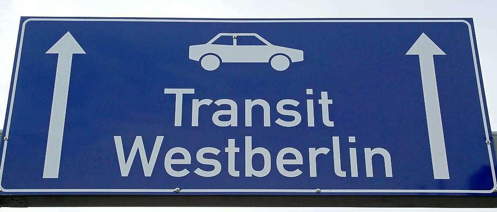 Hinweisschild für die Transitstrecke nach Westberlin