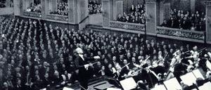 Goldene Zeiten: Wilhelm Furtwängler und sein Orchester in der alten Philharmonie in der Bernburger Straße.