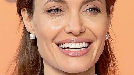 Ein makelloses Gebiss ist in Hollywood Pflicht. Angelina Jolie zeigt eins.
