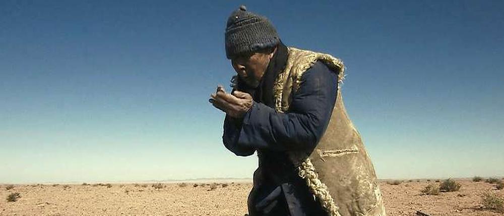 Wenn Beten nicht hilft. In der mongolischen Wüste wurden Maos Kritiker in Umerziehungslagern interniert. "The Ditch" erzählt ihre Geschichte.