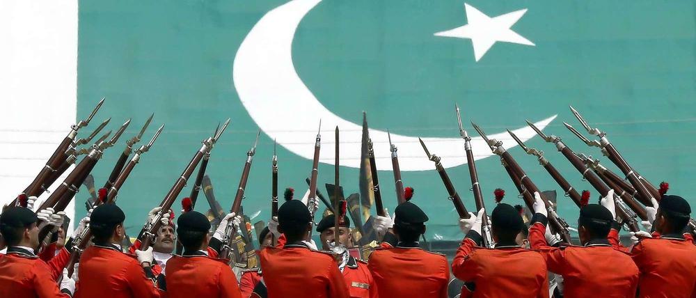 Feiern am Verteidigungs-Tag in Pakistan.