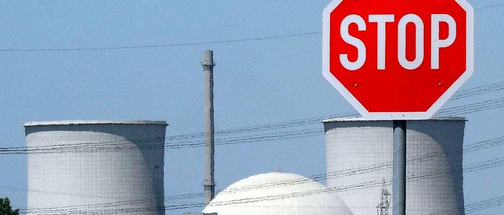 Das Atomkraftwerk Biblis ist zwar 2011 stillgelegt worden. Aber bis 2022 wird noch weiter Atommüll produziert, kritisiert die Anti-Atombewegung. 