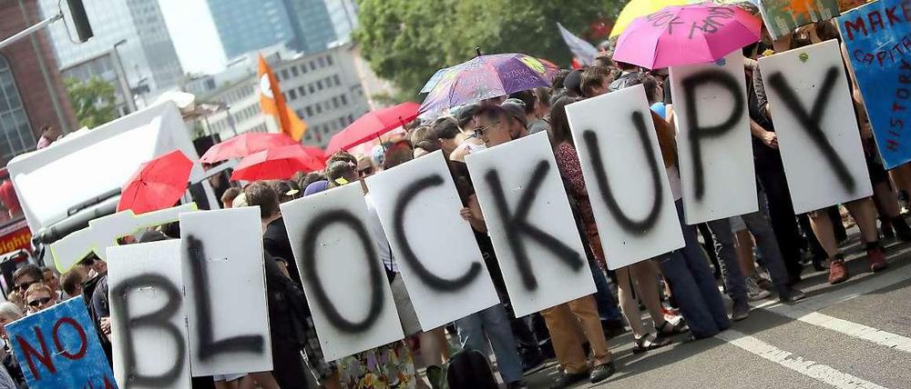Eine Demonstration der kapitalismuskritischen Blockupy-Bewegung in Frankfurt am Main.