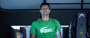 Novak Djokovic beim Training am Donnerstag. Noch ist offen, ob er an den Australian Open teilnehmen darf.