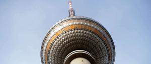 Der Berliner Fernsehturm. Oder doch eher eine riesige Diskokugel? 