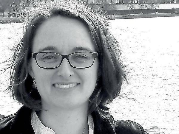Annamarie Bindenagel Sehovic ist Associate Fellow am Potsdam Centrum für Politik und Management der Universität Potsdam und Research Fellow an der University of Warwick, Großbritannien. 