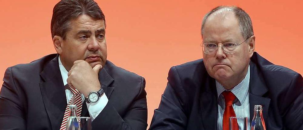 SPD-Parteichef Sigmar Gabriel und Kanzlerkandidat Peer Steinbrück: Alles andere als einig.